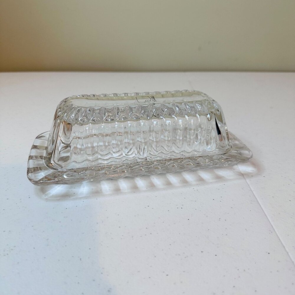 Circleware Clear Glass Butter Dish With Lid